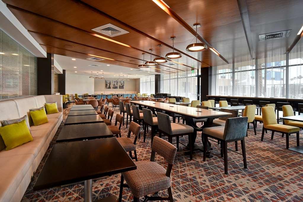 Hampton Inn & Suites Las Vegas Convention Center - No Resort Fee Restoran gambar
